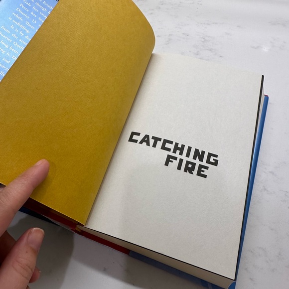 Hunger Games, Mocking Jay, Catching Fire Books - Picture 11 of 12